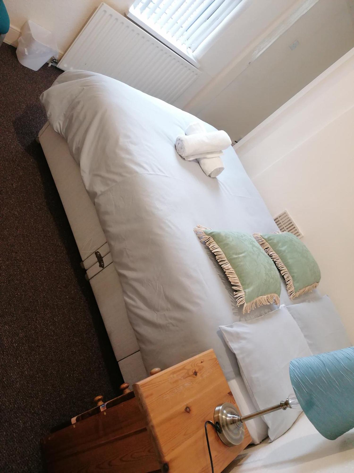 Hygis Home Of Relaxations Stoke-on-Trent Exteriör bild